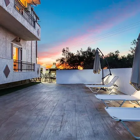 Holiday home Kounoupas, Comfy With Swimming Pool Up To 8 Guests! *